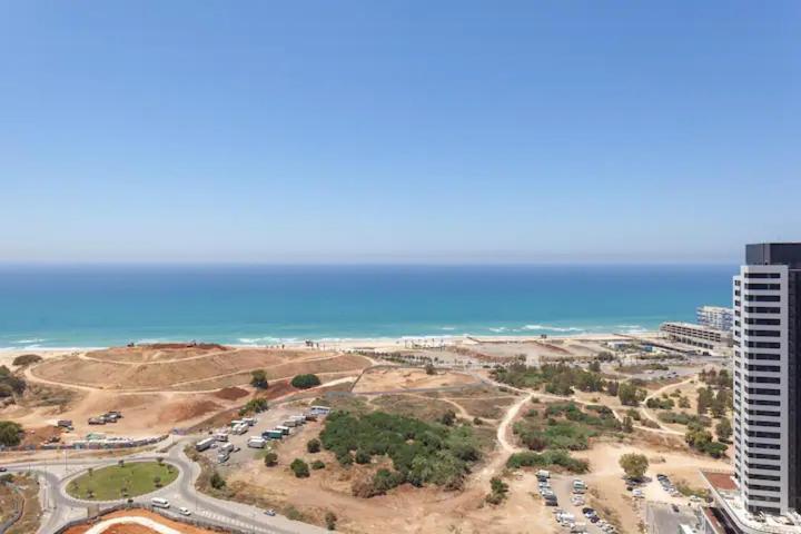 Oַ&O Group- Luxury Apt Tower Best Sea View بات يام المظهر الخارجي الصورة