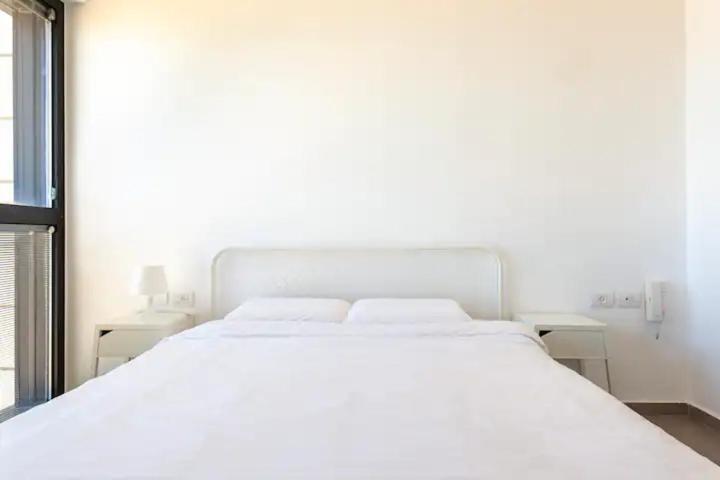 Oַ&O Group- Luxury Apt Tower Best Sea View بات يام المظهر الخارجي الصورة