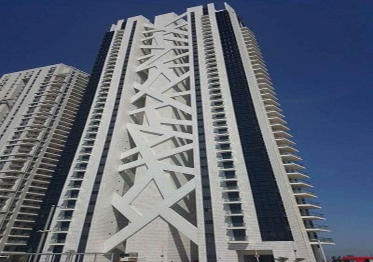 Oַ&O Group- Luxury Apt Tower Best Sea View بات يام المظهر الخارجي الصورة
