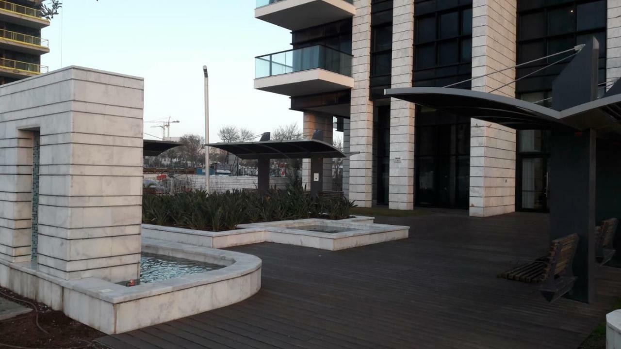 Oַ&O Group- Luxury Apt Tower Best Sea View بات يام المظهر الخارجي الصورة