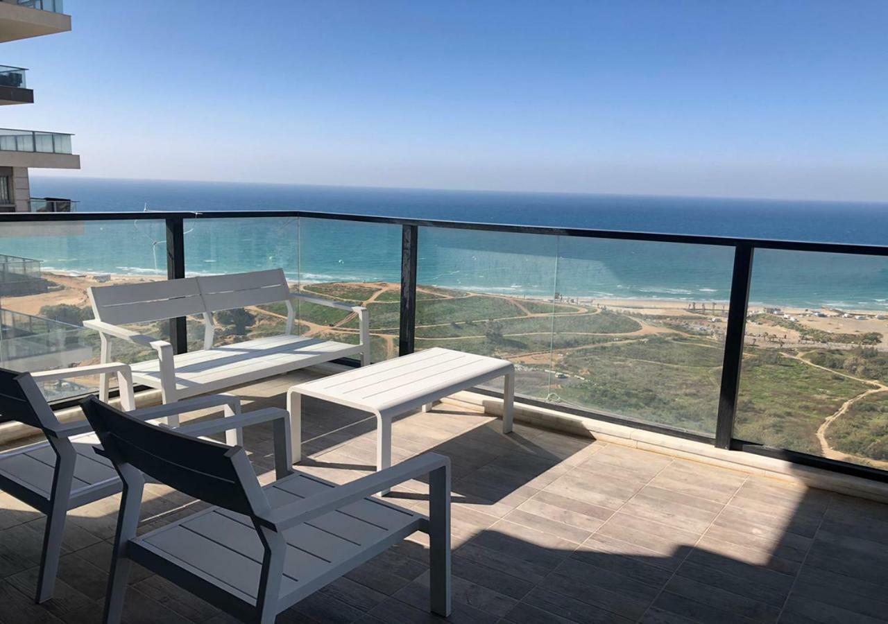 Oַ&O Group- Luxury Apt Tower Best Sea View بات يام المظهر الخارجي الصورة